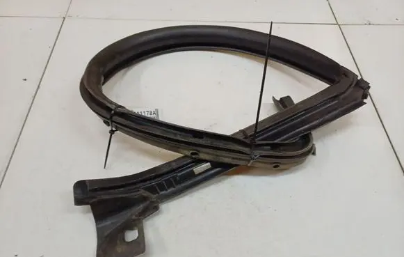 Volkswagen PASSAT CC Rubber seal rear door 