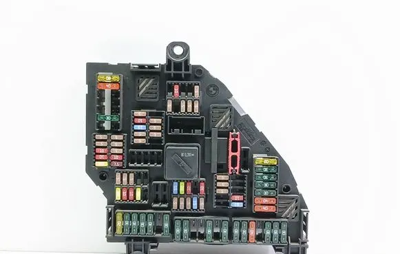 BMW 5 F10 F11 Fuse module 9210857