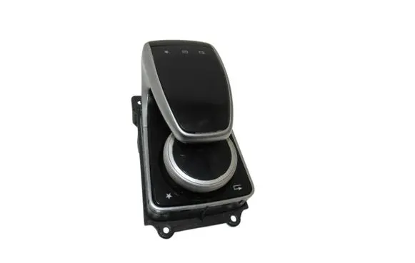 Head unit multimedia control