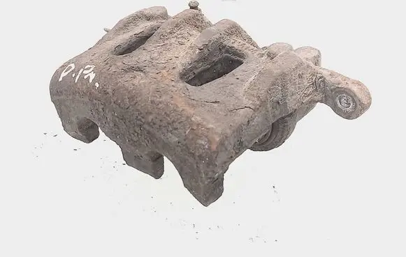 Front brake caliper