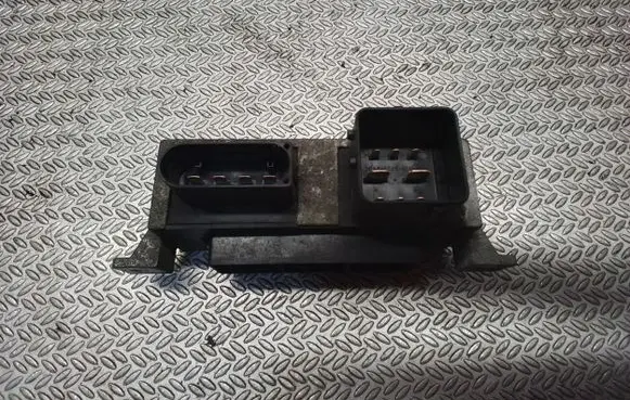 Renault Trafic III (X82) Glow plug pre-heat relay 8200558438