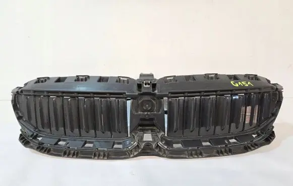 BMW 5 G30 G31 G38 Front bumper upper radiator grill 18715610