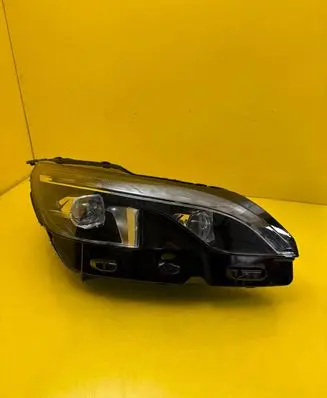 Peugeot 3008 II Headlight/headlamp 9826572680