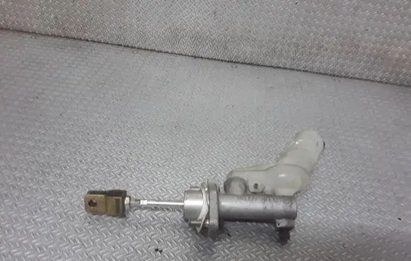 Suzuki Liana Clutch master cylinder