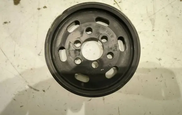 Volkswagen Sharan Power steering pump pulley 038145255B