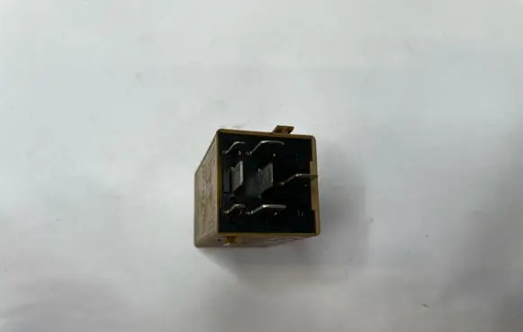 BMW 3 E46 Window control relay 61368384505 V23141B3001X15
