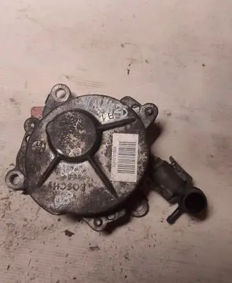 Opel Vivaro Vacuum pump 8200520476