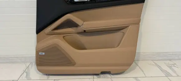 Porsche Cayenne (9Y0 9Y3) Front door card panel trim