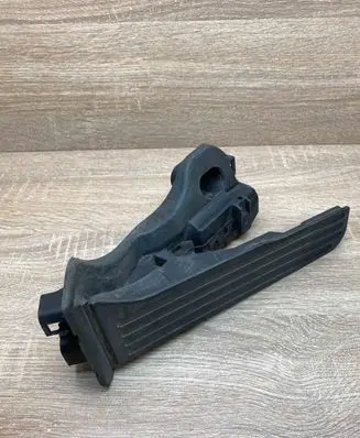 Audi A3 S3 8P Accelerator throttle pedal 1K1723503L 6PV008600 WithPlug