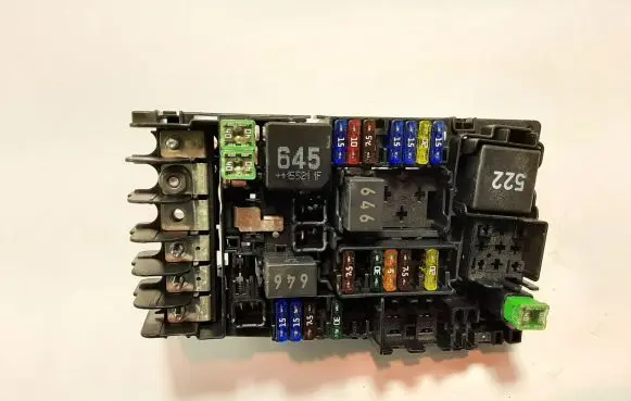 Volkswagen Golf VII Fuse module 5Q0937125C