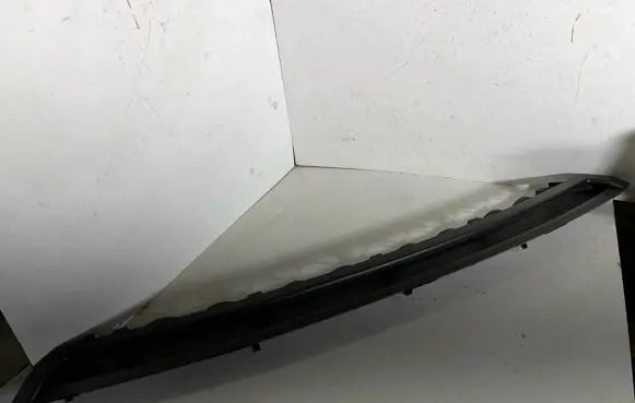 BMW 3 G20 G21 Rear door glass trim molding 7433287