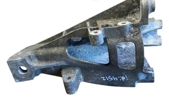 Volkswagen Transporter - Caravelle T5 Engine mounting bracket 7H0199370N