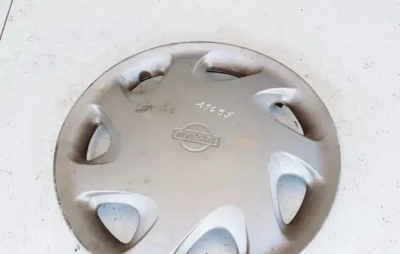 Nissan Almera R14 wheel hub/cap/trim 403150n500