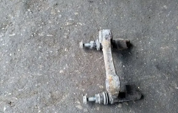 Volkswagen Bora Brake caliper pad carrier rear 