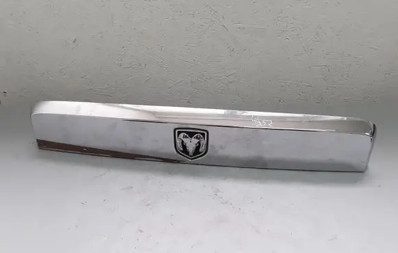 Dodge Nitro Trunk door license plate light bar 55113161A