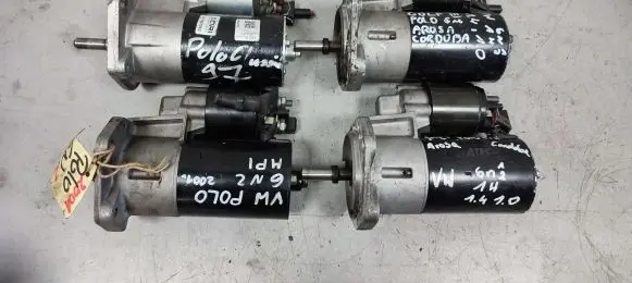Volkswagen Golf III Starter motor 085911023J