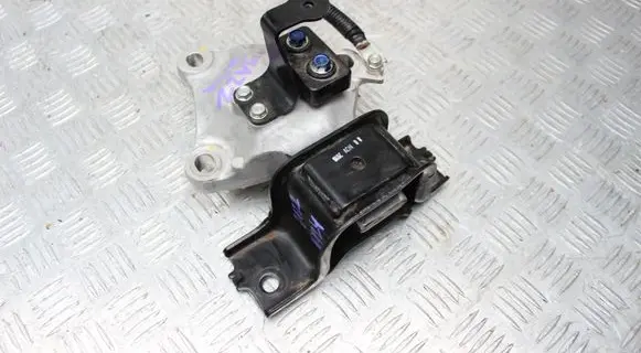 Honda Jazz Engine mount bracket
