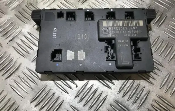 Mercedes-Benz C W203 Door control unit/module 2038201585 2038201509