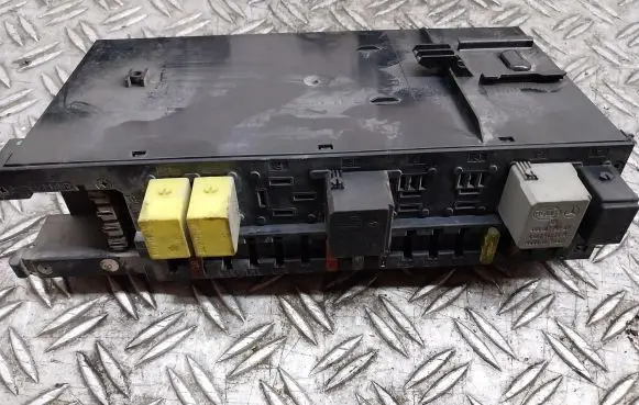 Mercedes-Benz C W203 Fuse module 2035450701