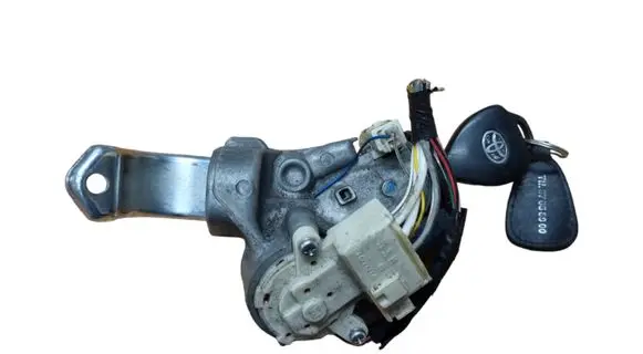 Toyota Auris 150 Ignition lock 450200204
