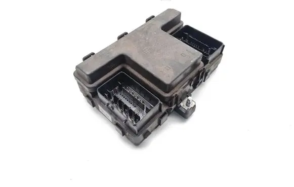 Ford Mondeo MK V Fuse module FG9T-14A067-EB