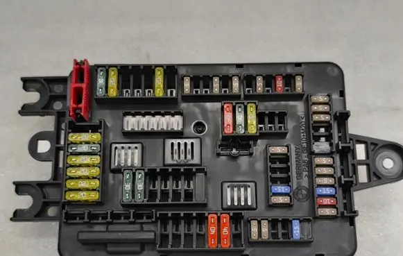 BMW 1 F20 F21 Fuse box set 9337881