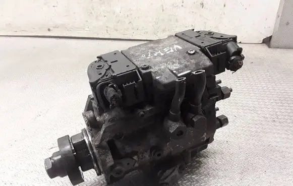 Opel Vectra C Fuel injection high pressure pump 0470504209 93172230