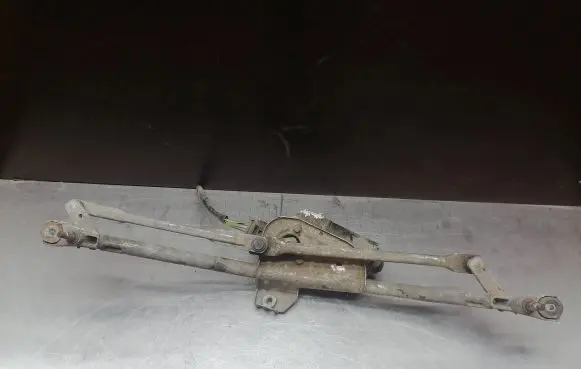 Audi A6 S6 C5 4B Front wiper linkage and motor 8D1955113C