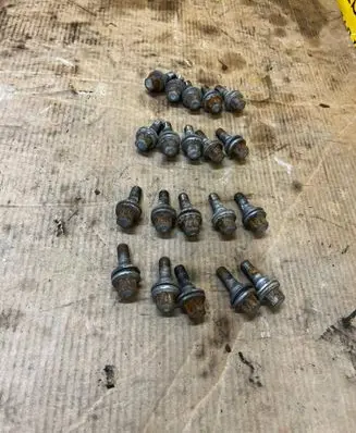 Peugeot 508 RXH Nuts/bolts M12X125