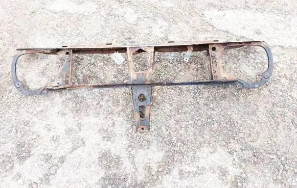 Volkswagen Jetta II Radiator support slam panel