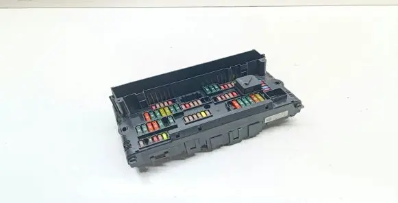 BMW 5 F10 F11 Fuse module 9234421