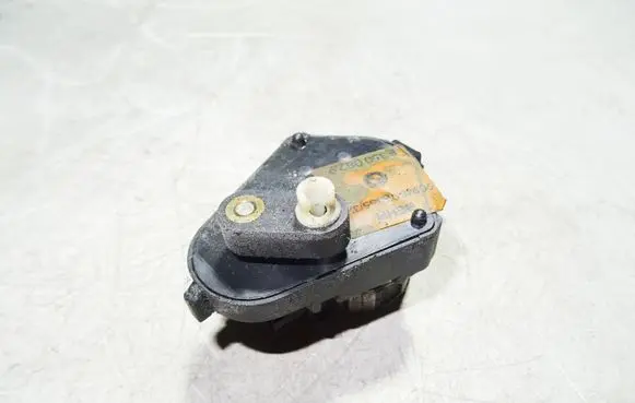 BMW 8 E31 Air flap motor/actuator 83500829 64118350082 8350082