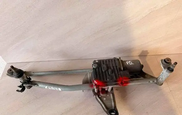 Volkswagen PASSAT B7 Front wiper linkage and motor 3AB955023