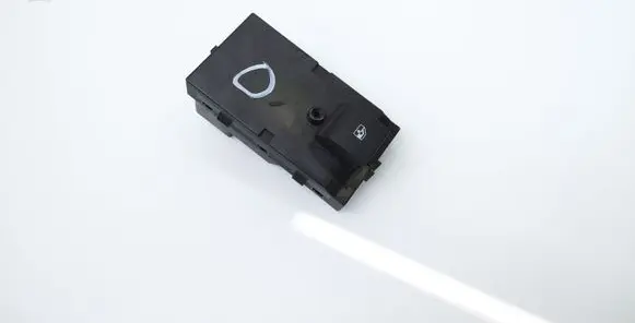 Opel Mokka X Electric window control switch 22915102