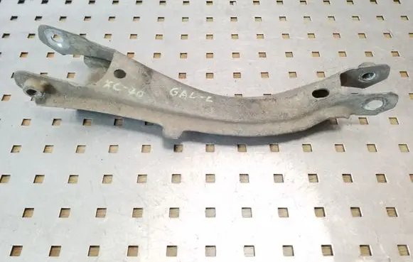 Volvo XC70 Rear control arm