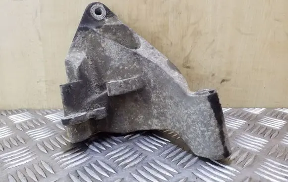 Volkswagen Crafter Engine mounting bracket 076199307