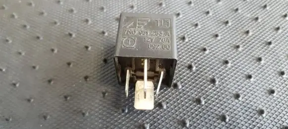 Skoda Octavia Mk2 (1Z) Other relay 7M0951253A 692.60