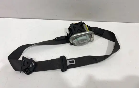Opel Insignia A Front seatbelt 3063932 5010C9K10N 096981099P1