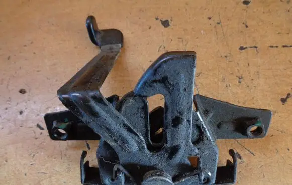 Nissan Micra Engine bonnet/hood lock/catch