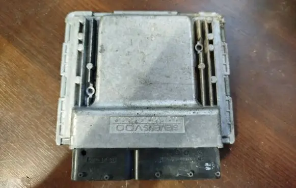 Ford Focus Engine control unit/module ECU 5m5p12b565ag 5m5p-12b565-ag