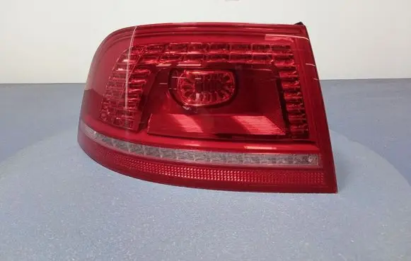 Volkswagen Phaeton Rear/tail lights 3D0945095H