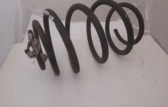 Jeep Cherokee III KJ Rear coil spring