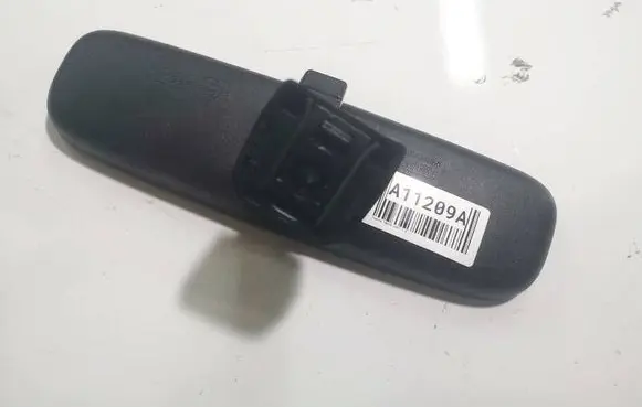 Toyota Yaris Rear view mirror (interior) E4022197