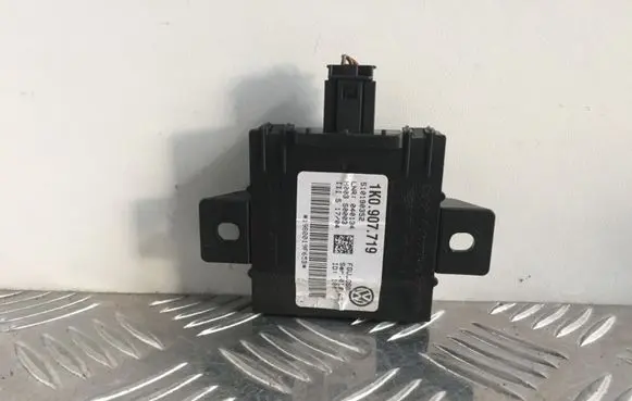 Volkswagen Golf V Alarm control unit/module 1K0907719 510190352