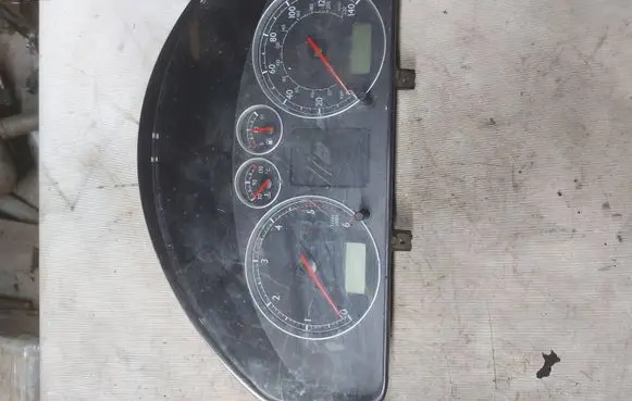 Volkswagen Sharan Speedometer (instrument cluster) 7L3920905C 1704000226 YM2110849AAA
