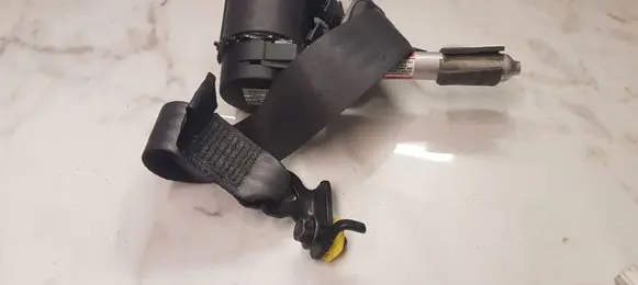 Volvo S60 Rear seatbelt 39969917