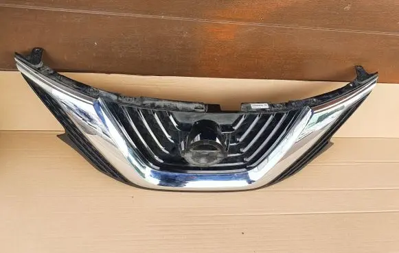 Nissan Murano Z52 Front bumper upper radiator grill 653105AA0A 623105AAOA