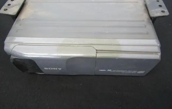 Audi A4 S4 B6 8E 8H CD/DVD changer 1670682