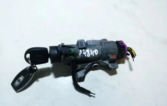 Volkswagen PASSAT B5 Ignition lock 4b0905851