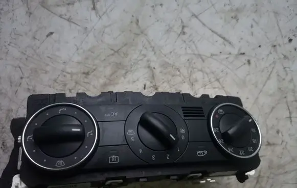 Mercedes-Benz B W245 Climate control unit A1698301385